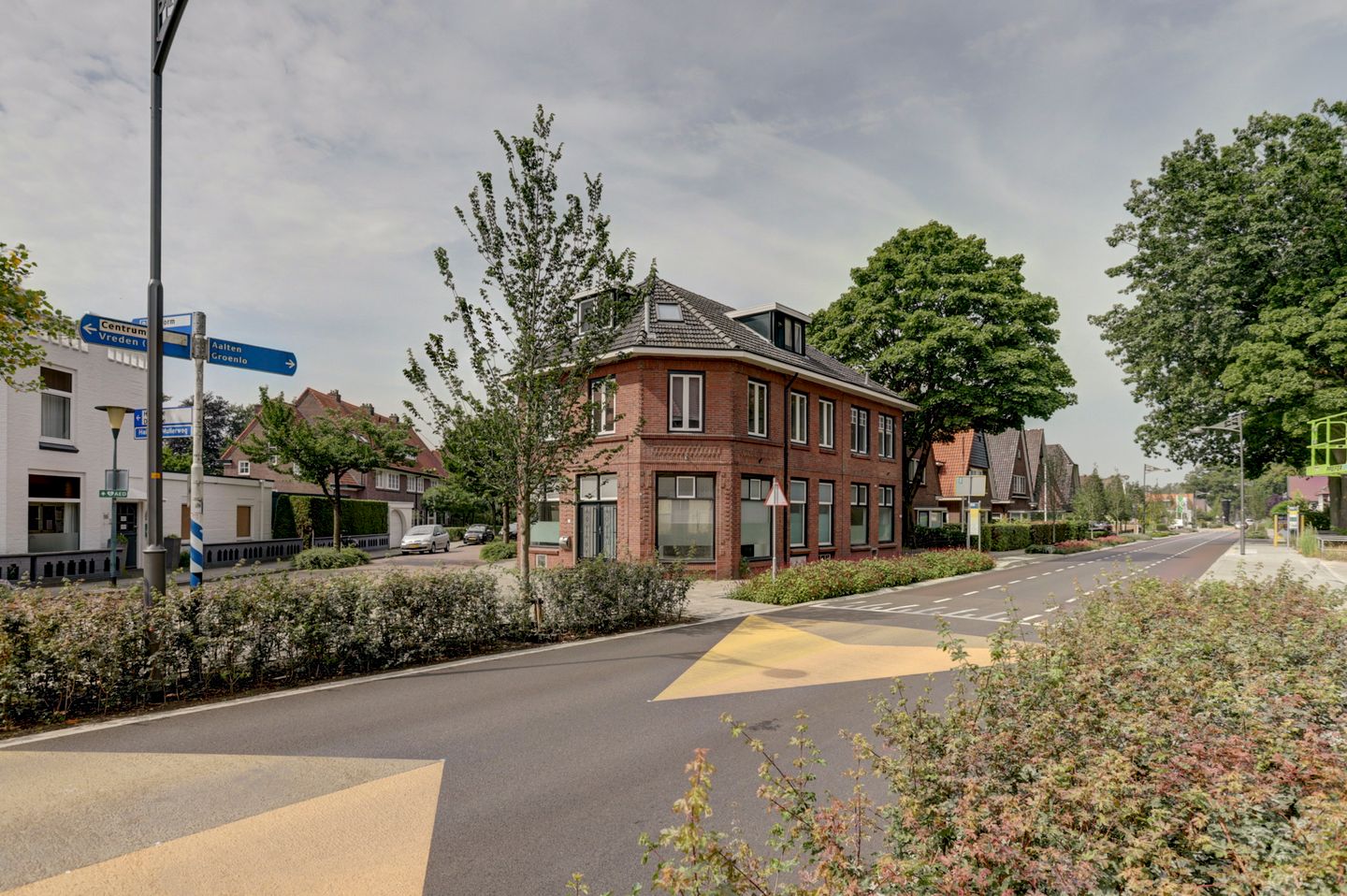 View photo 3 of Groenloseweg 63