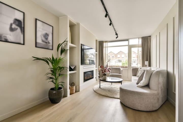 Photo 12 of Jan Willem Frisostraat 22-B