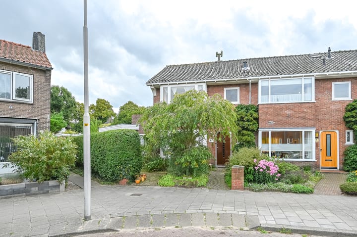 Foto 1 van Paramaribostraat 6