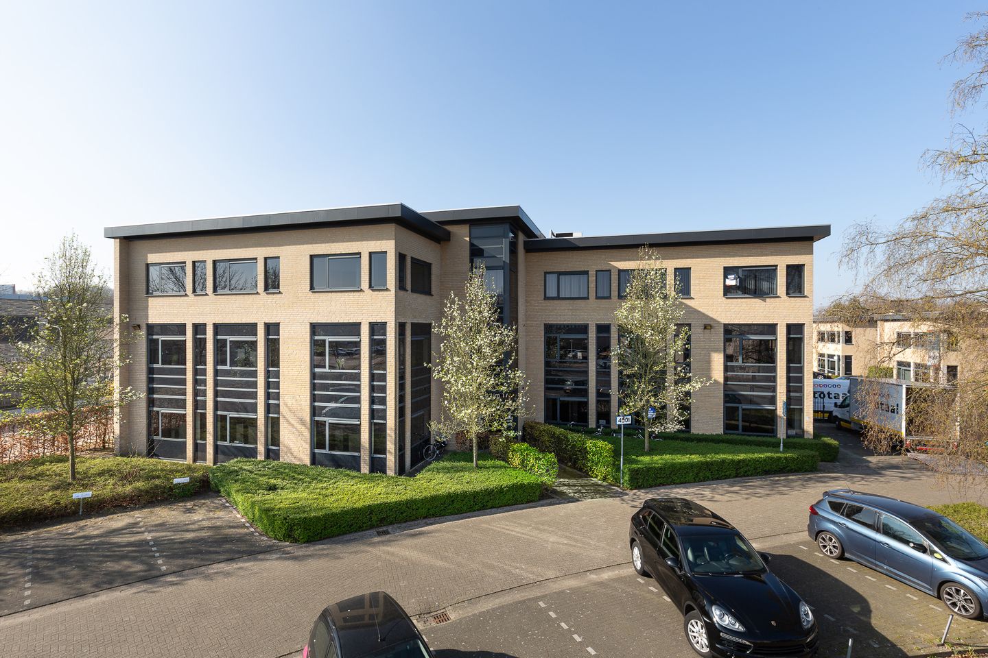 Bekijk foto 1 van Verdunplein 12