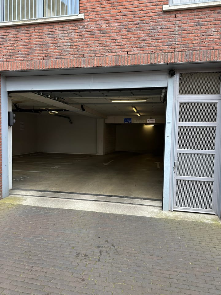 Photo 3 of Kalmoesplein