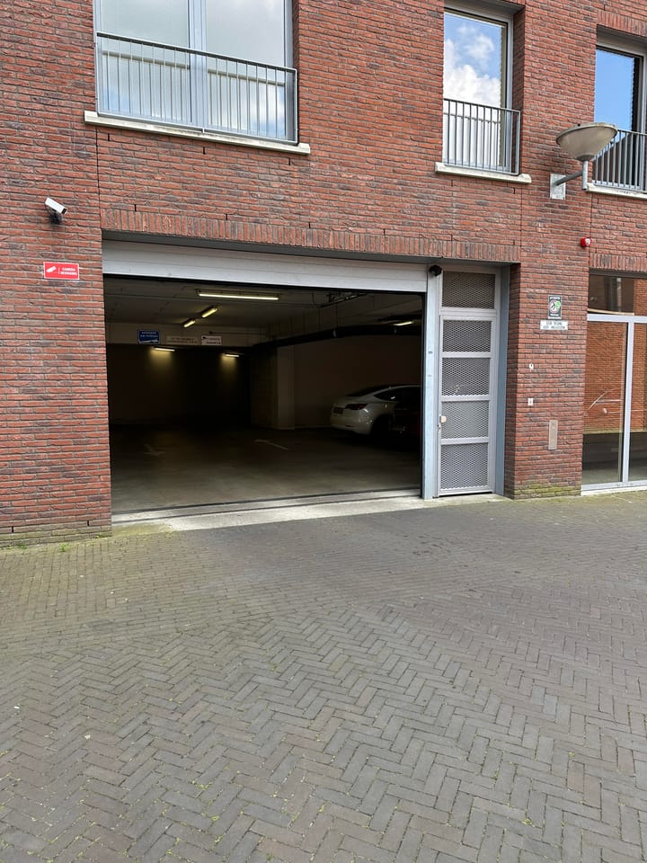 Photo 4 of Kalmoesplein