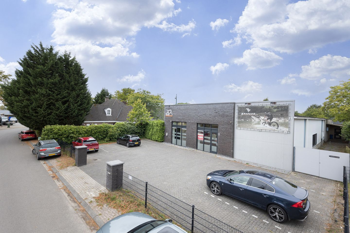 View photo 2 of Den Binnen 3