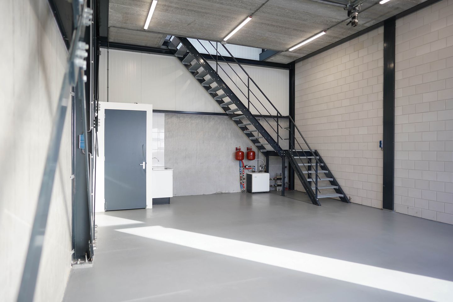 Bekijk foto 2 van Brandweerstraat 85