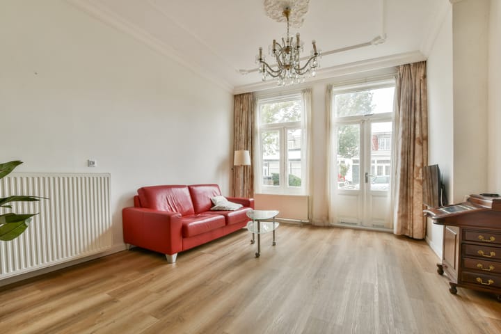 Photo 7 of Haarlemmerstraat 52