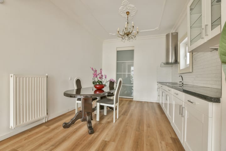 Photo 9 of Haarlemmerstraat 52