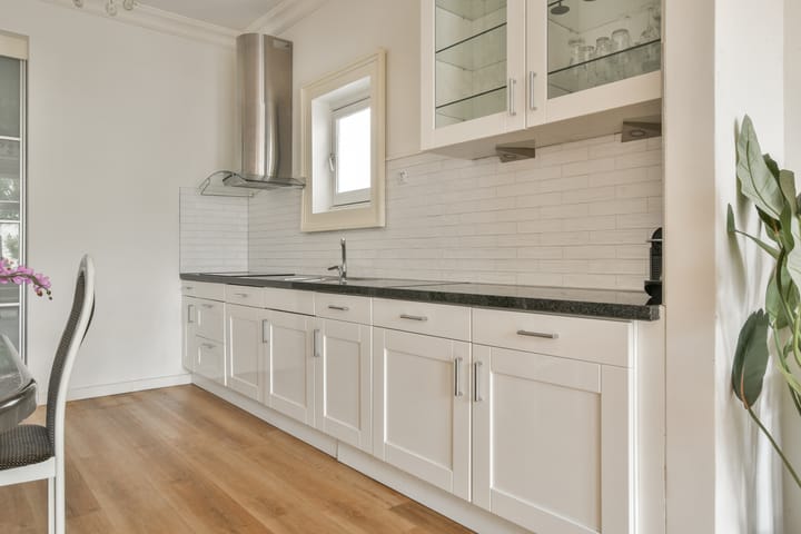 Photo 10 of Haarlemmerstraat 52