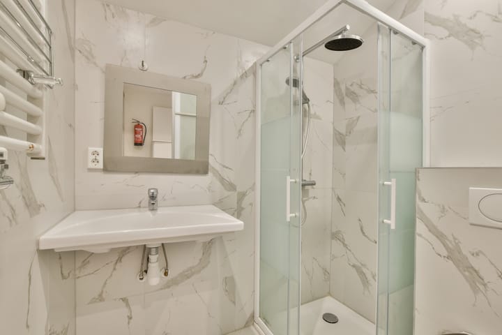 Photo 12 of Haarlemmerstraat 52