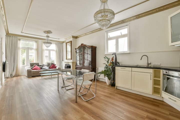 Photo 17 of Haarlemmerstraat 52