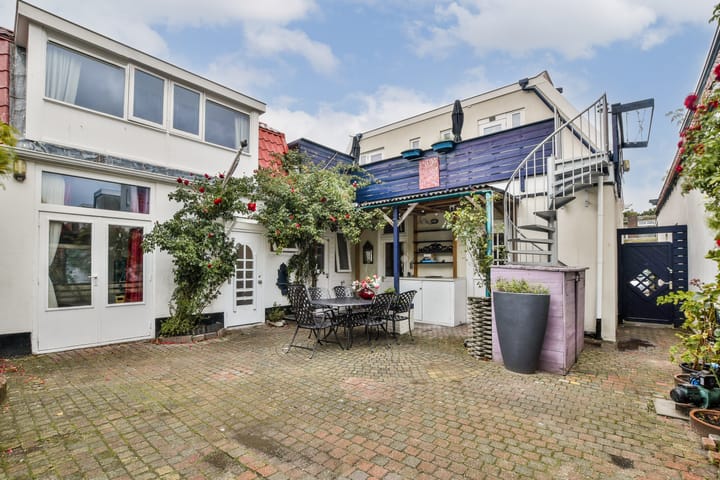 Photo 25 of Haarlemmerstraat 52