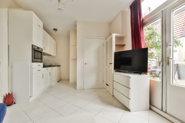 Photo 42 of Haarlemmerstraat 52