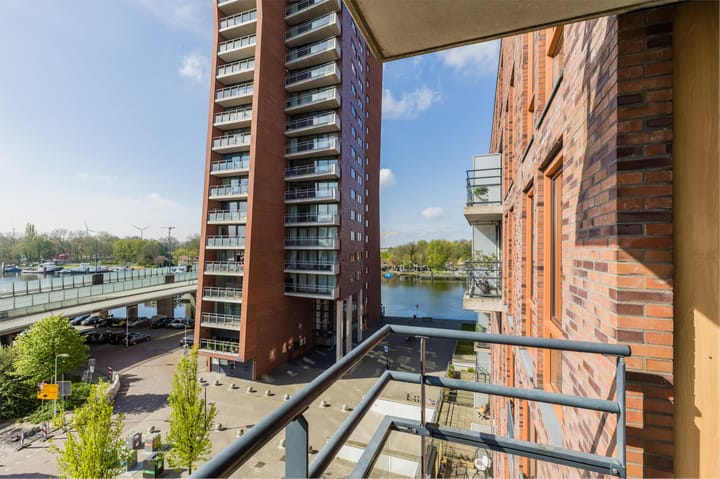 Foto 28 van Conradwerf 107