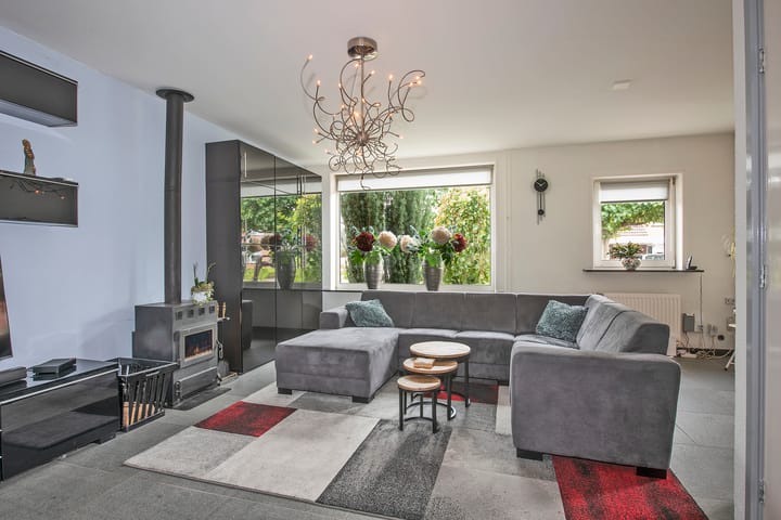 Photo 3 of Kamille 9