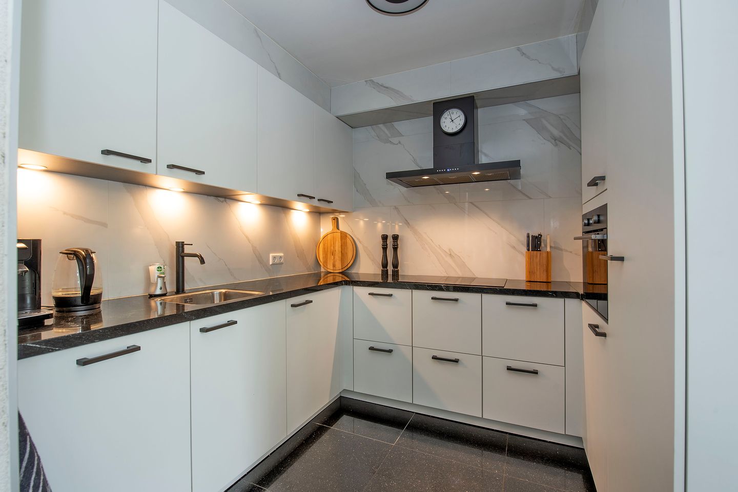 Photo 10 of Kamille 9