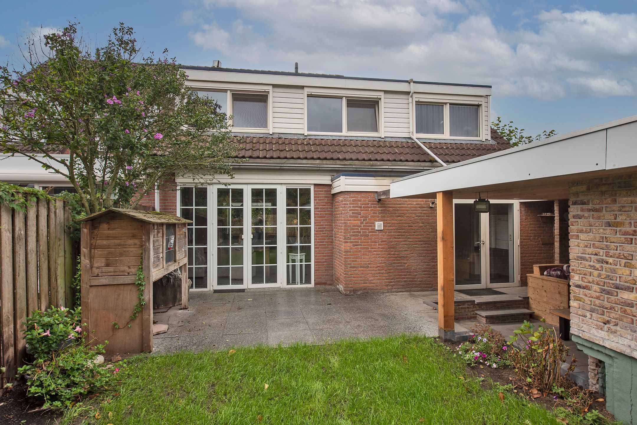 Photo 27 of Kamille 9