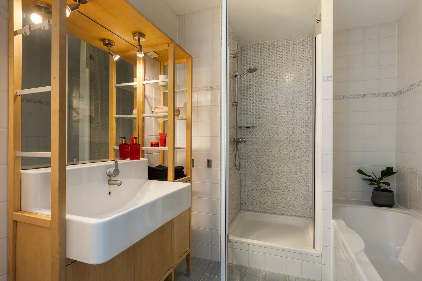 Photo 25 of Waterviolier 37