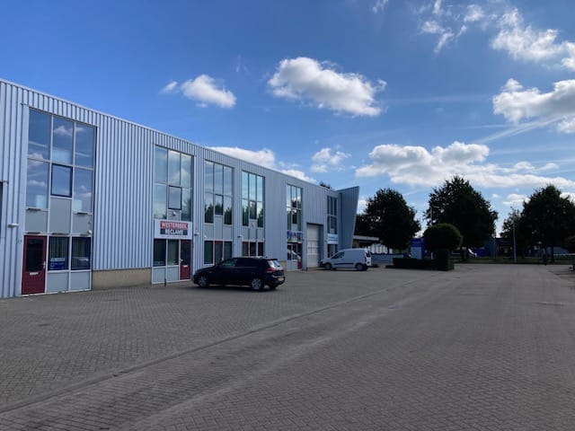 Bekijk foto 2 van Magnesiumweg 14