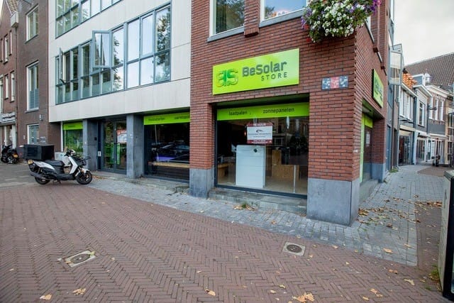 View photo 2 of Rijnstraat 54