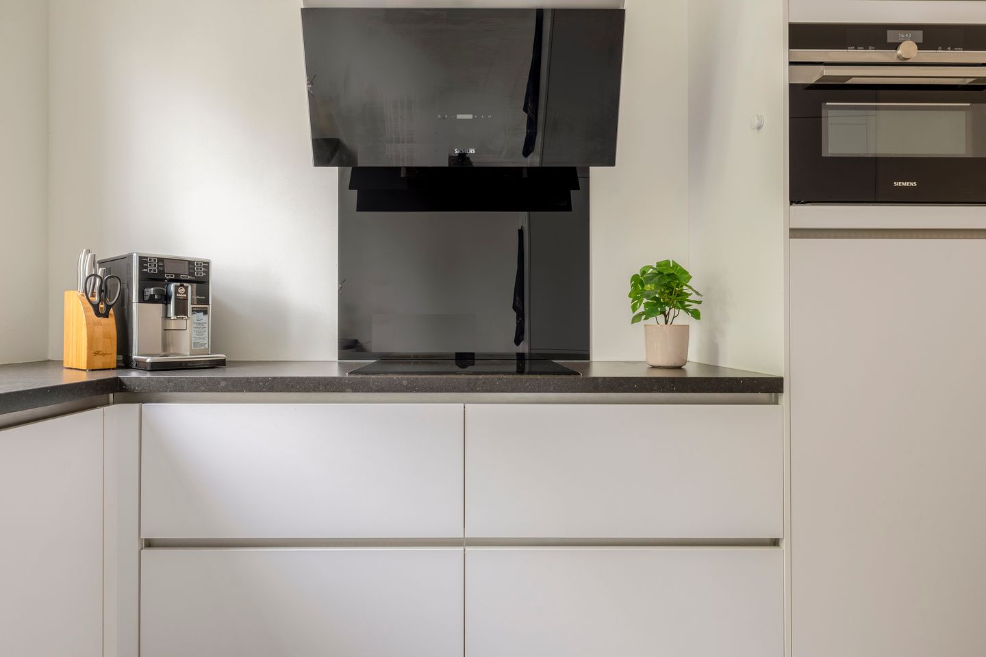 Foto 19 van Valeriaanweg 233