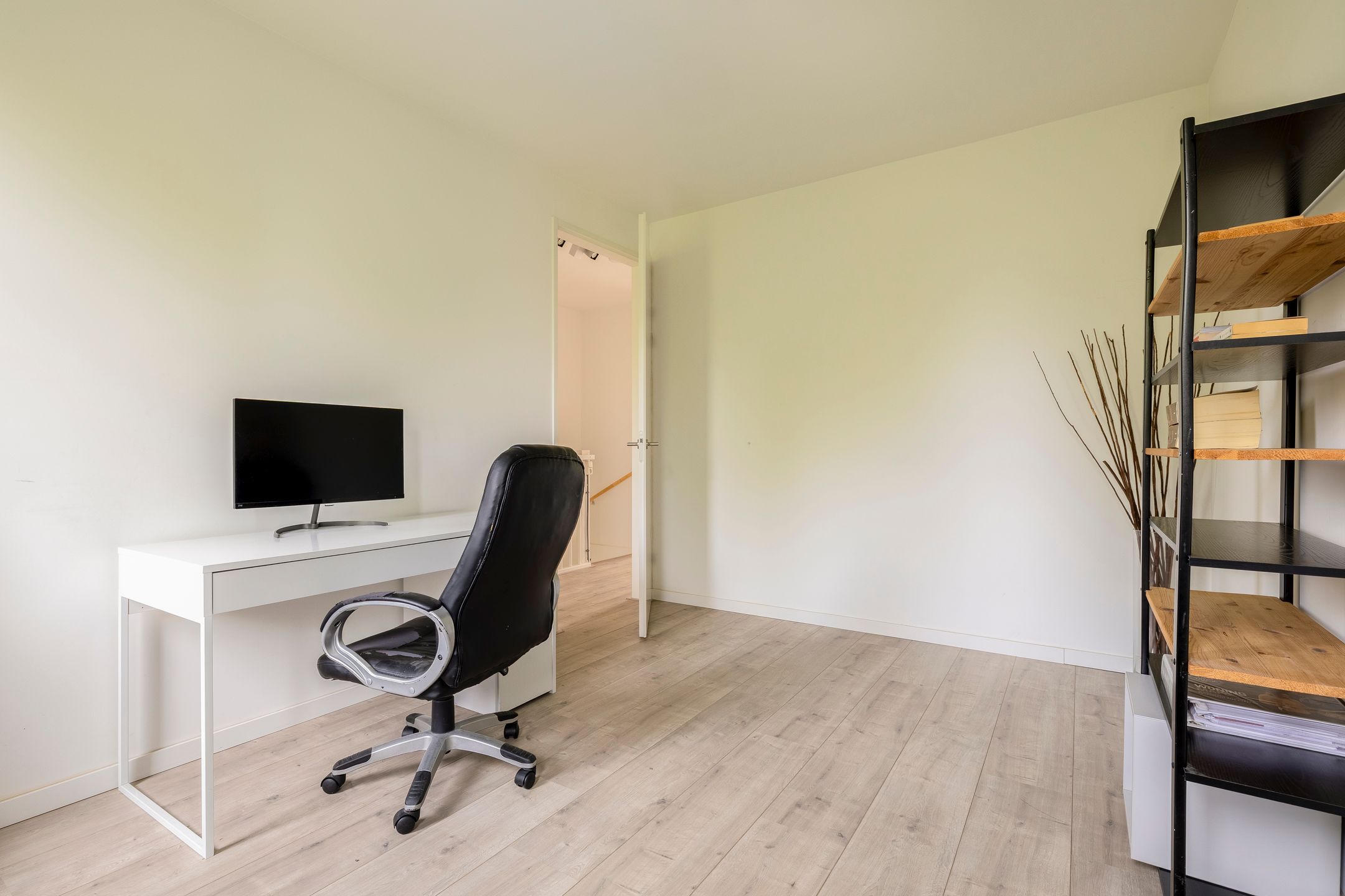 Foto 36 van Valeriaanweg 233