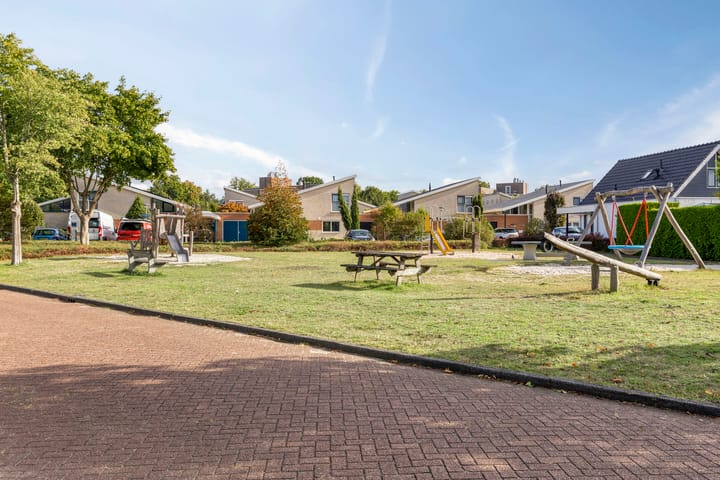 Foto 31 van B.A.A. Engelbertinklaan 160