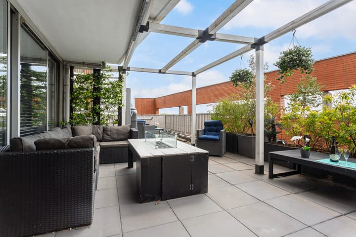 Photo 2 of Puck van Heelstraat 62