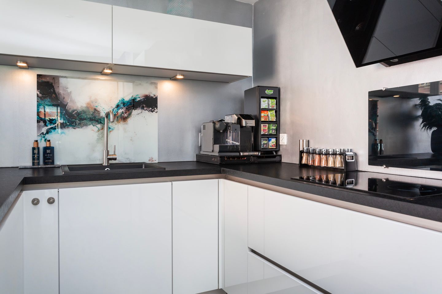 Foto 10 van Puck van Heelstraat 62