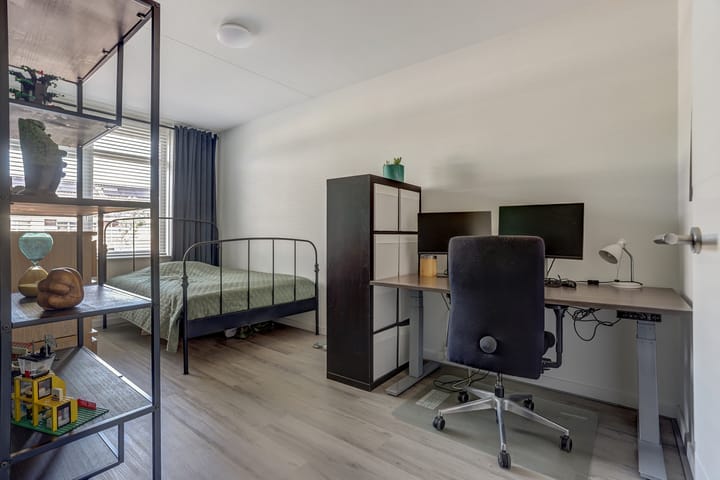 Foto 12 van Edgar du Perronstraat 15