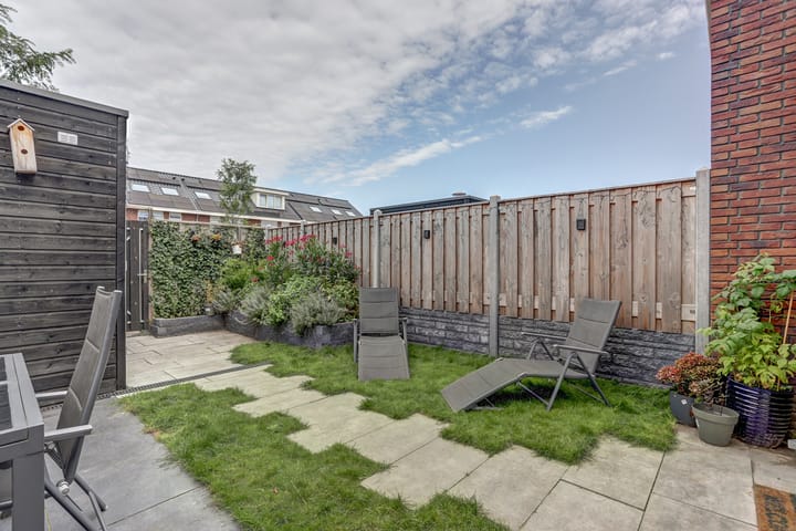 Foto 23 van Edgar du Perronstraat 15