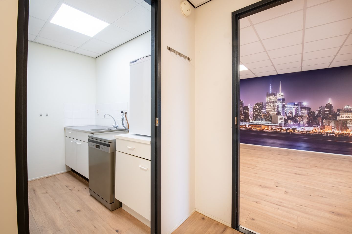 View photo 4 of Minervum 7456-A