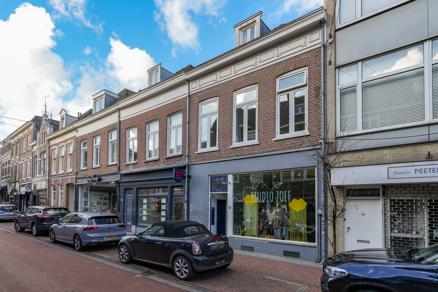 Photo 4 of van Welderenstraat 32