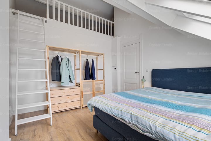 Foto 18 van Louis Loyensstraat 18-C