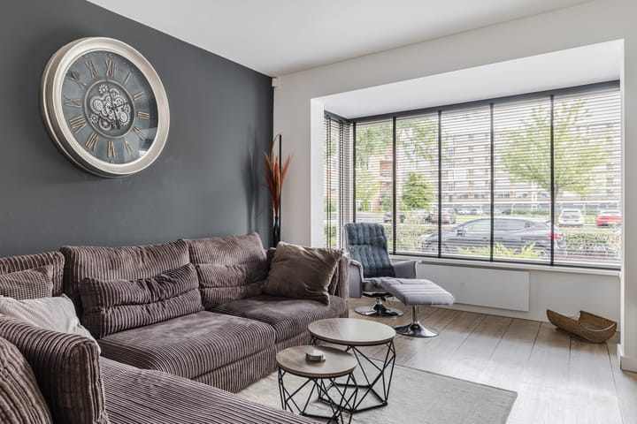 Foto 8 van van Limburg Stirumstraat 26