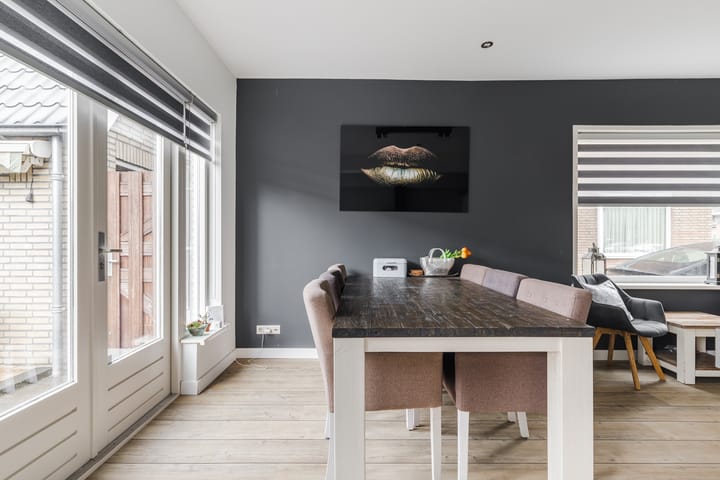 Foto 13 van van Limburg Stirumstraat 26