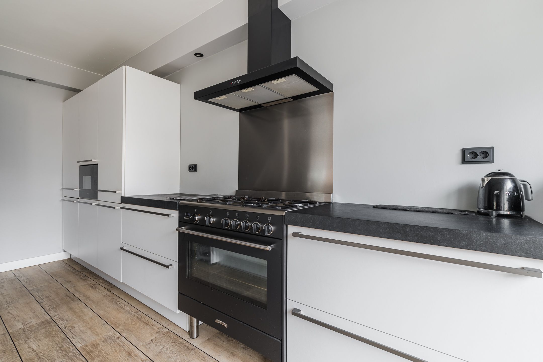 Photo 15 of van Limburg Stirumstraat 26