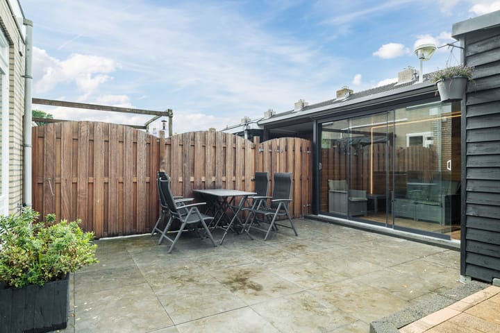 Foto 30 van van Limburg Stirumstraat 26