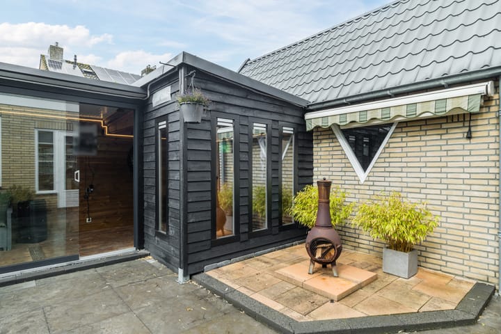 Foto 31 van van Limburg Stirumstraat 26