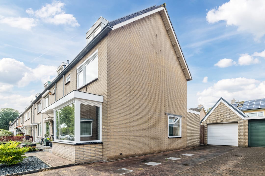 Photo 37 of van Limburg Stirumstraat 26