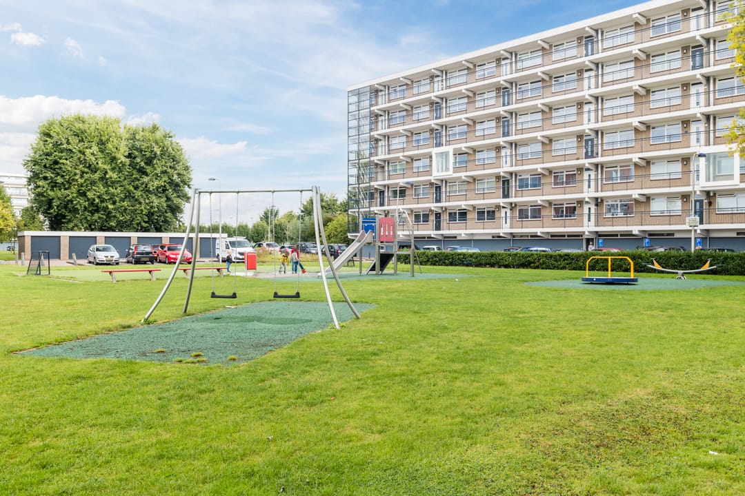 Photo 38 of van Limburg Stirumstraat 26