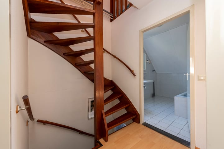 Photo 18 of Monseigneur Mutsaertsstraat 10