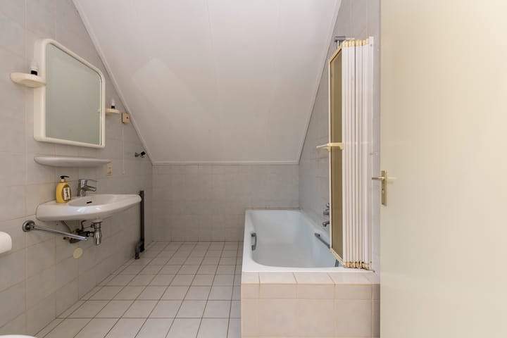 Photo 25 of Monseigneur Mutsaertsstraat 10