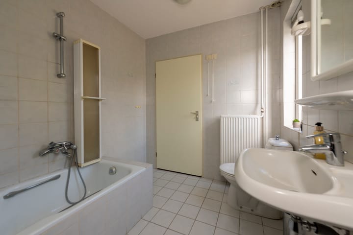 Photo 27 of Monseigneur Mutsaertsstraat 10