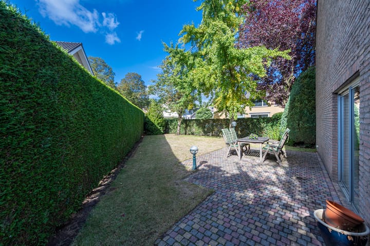 Photo 35 of Monseigneur Mutsaertsstraat 10