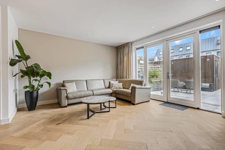 Photo 2 of Conerij 18