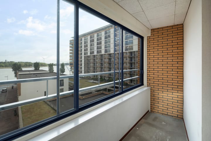 Foto 21 van Cor Kieboomplein 149