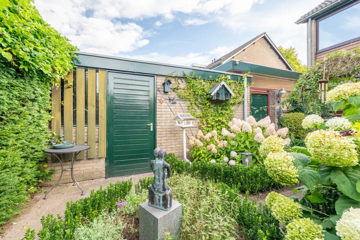 Foto 32 van Meerkoetstraat 13