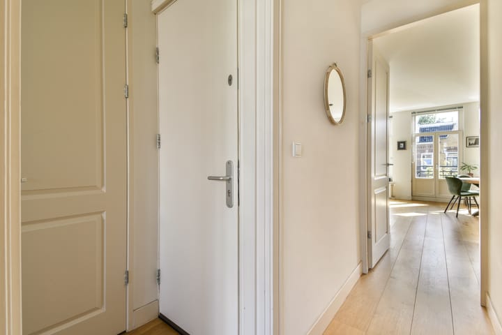 Photo 4 of Javastraat 67-3