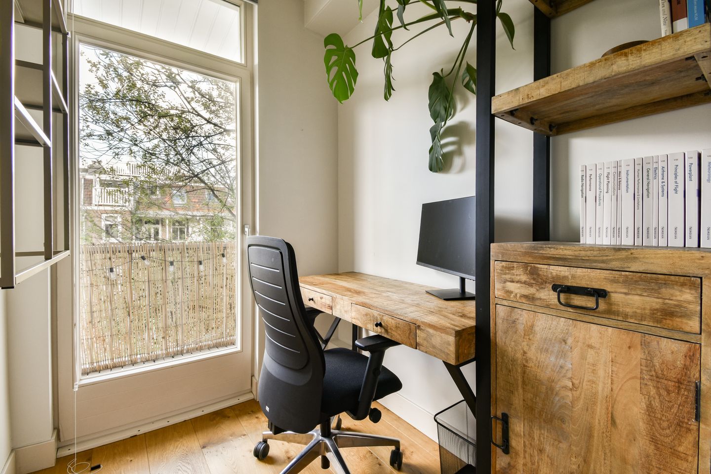 Photo 14 of Javastraat 67-3