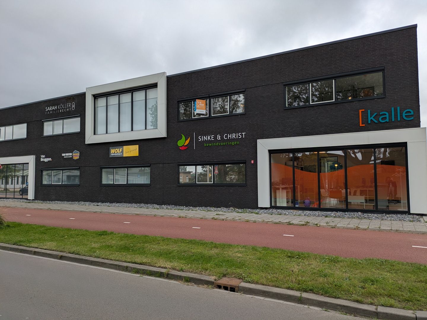 View photo 2 of Oostperkweg 35