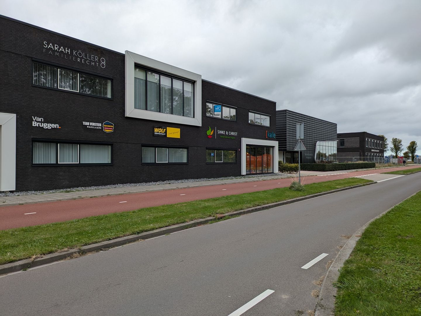 View photo 3 of Oostperkweg 35